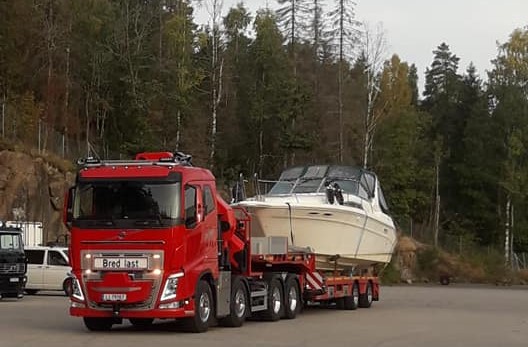Båt på semi